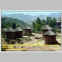 19286 12 218 auf dem Weg zu den Prozessionen des Timkatfestes - Lalibela - Aethiopien 2012.JPG